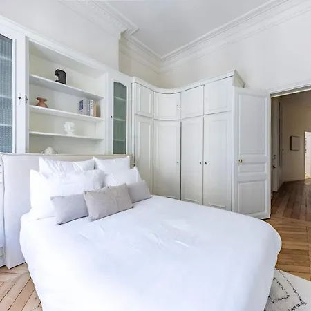 Exceptional Eiffel Tower Gem 4bed 8p In Trocadero Lägenhet