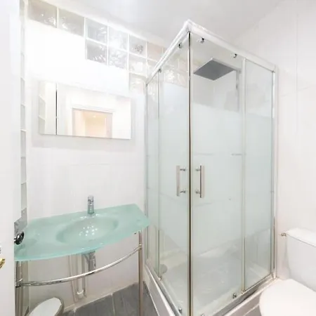Exceptional Eiffel Tower Gem 4bed 8p In Trocadero