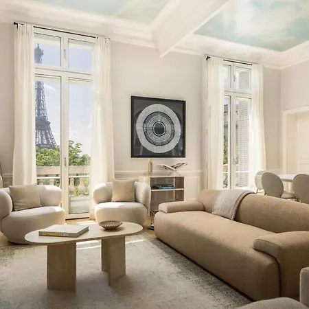 Exceptional Eiffel Tower Gem 4bed 8p In Trocadero