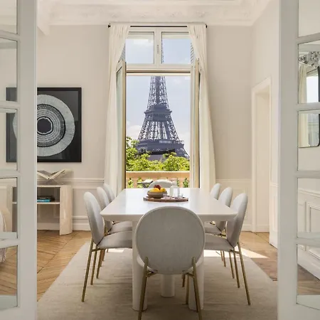 Exceptional Eiffel Tower Gem 4bed 8p In Trocadero Paris