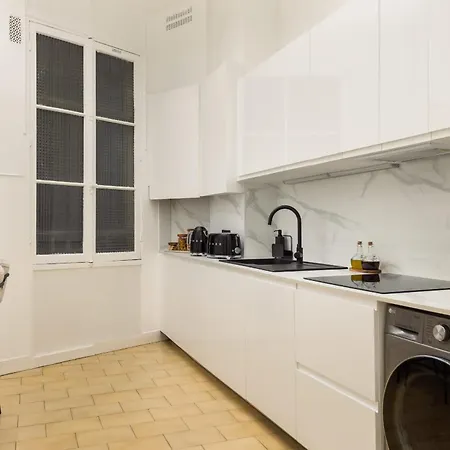 Exceptional Eiffel Tower Gem 4bed 8p In Trocadero アパート パリ
