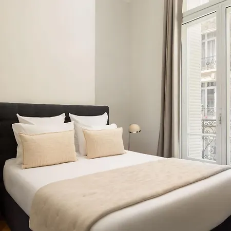 Exceptional Eiffel Tower Gem 4bed 8p In Trocadero アパート パリ