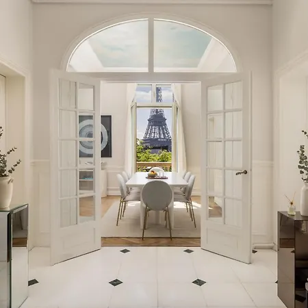 Exceptional Eiffel Tower Gem 4bed 8p In Trocadero アパート