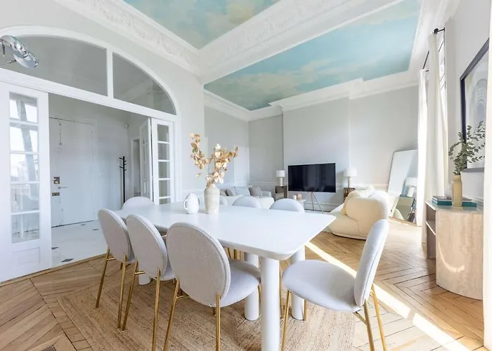Exceptional Eiffel Tower Gem 4bed 8p In Trocadero Daire Paris