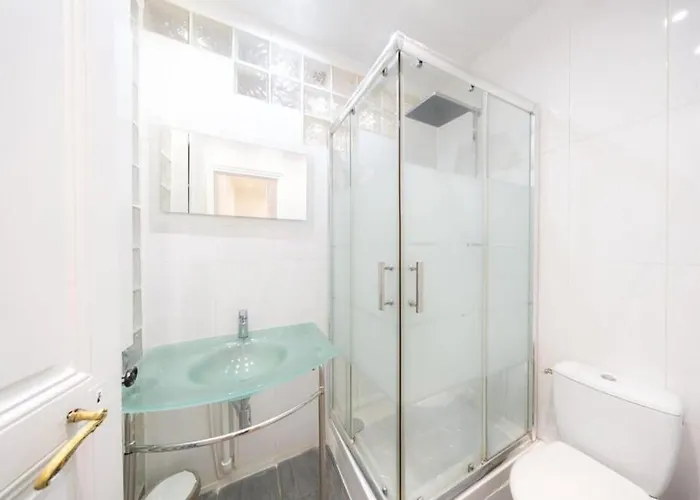 Exceptional Eiffel Tower Gem 4bed 8p In Trocadero